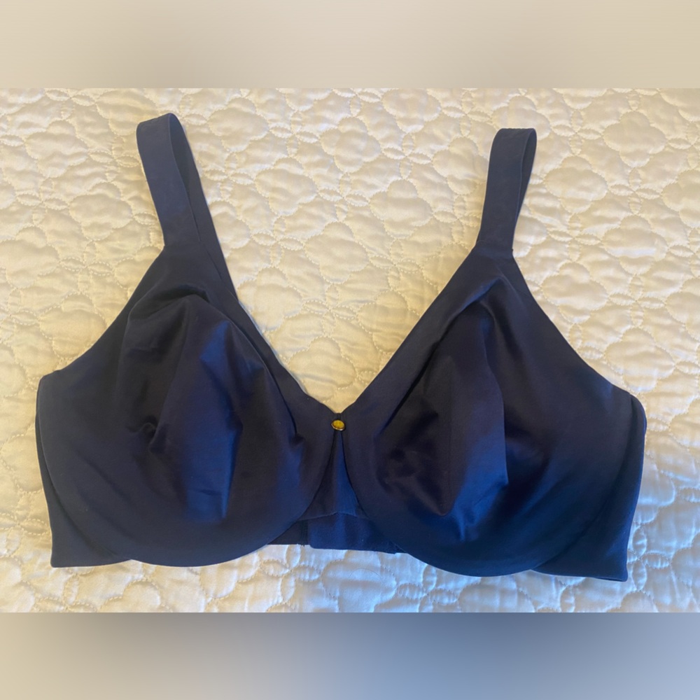Lilyette by Bali black unlined bra. Size 40D. Good condition no damage.